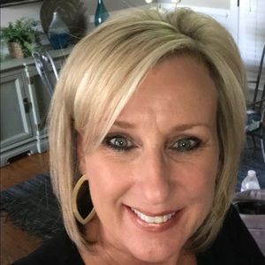 Meet your Posher, Leslie